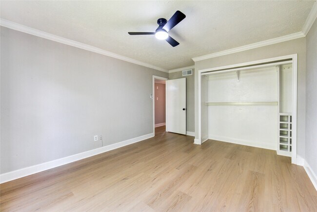 Building Photo - 15515 Mira Monte Dr