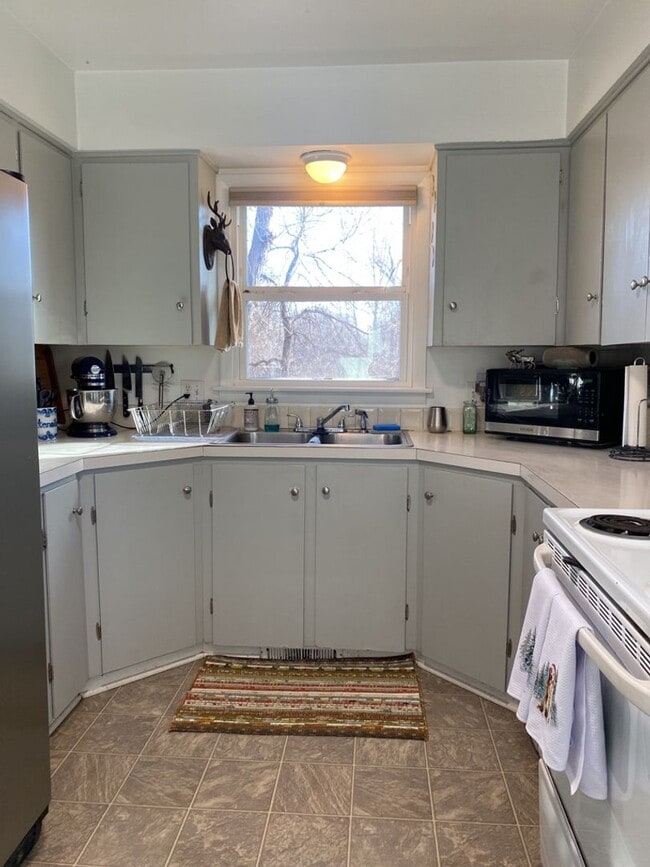 Building Photo - 1724-1726 Morningside Dr