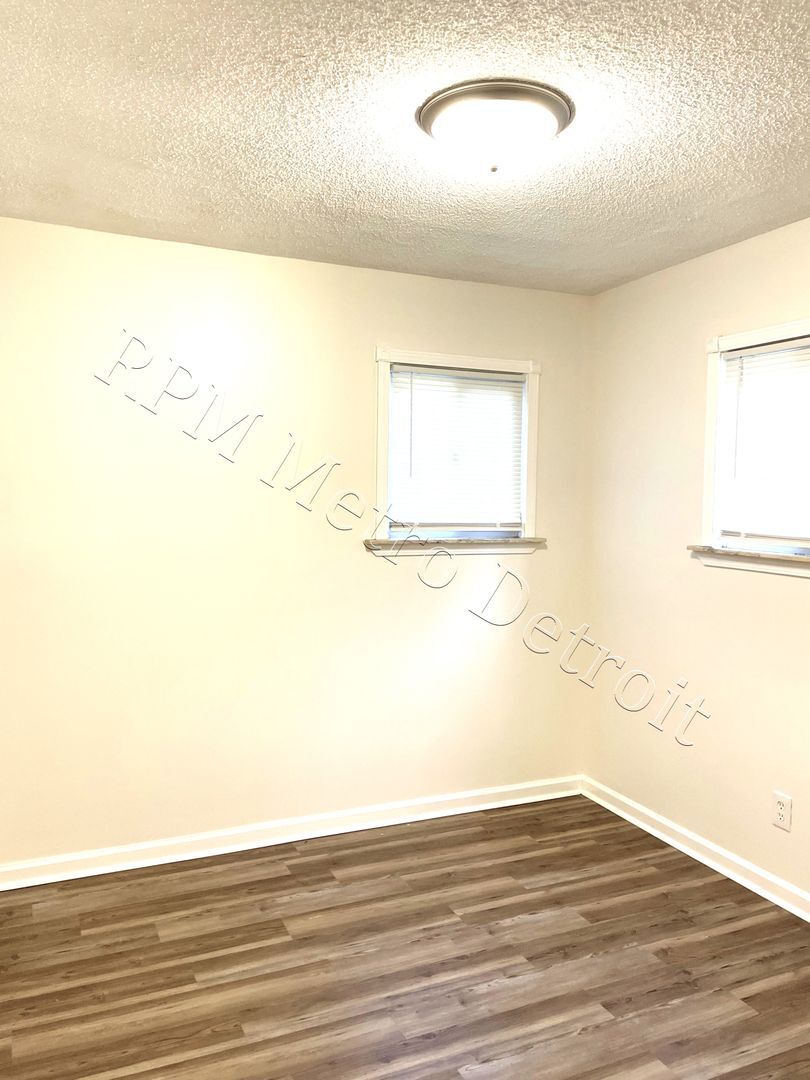 Building Photo - 3567 Spruce St