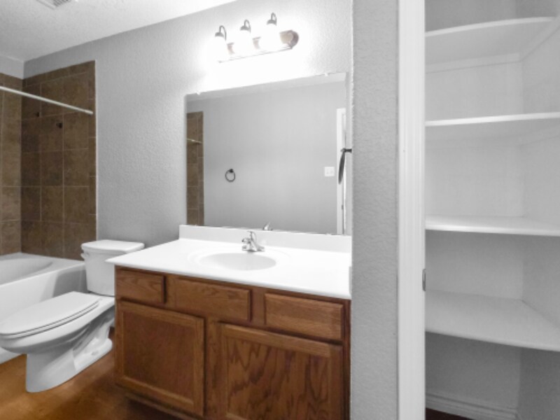Building Photo - 511 Kacie Dr