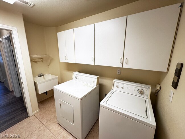 Building Photo - 5117 Elm Grove Dr