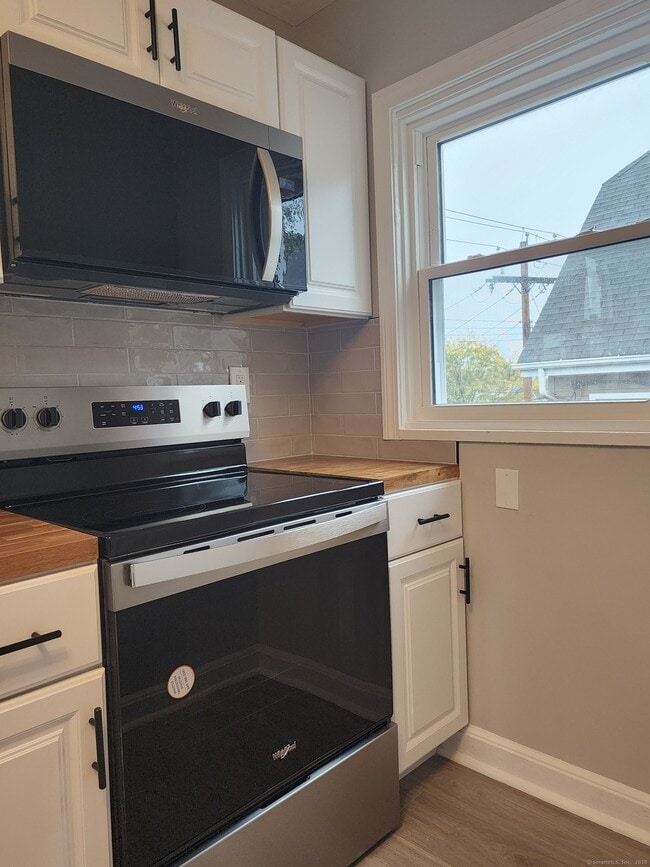 Building Photo - 17 Shoreham Terrace