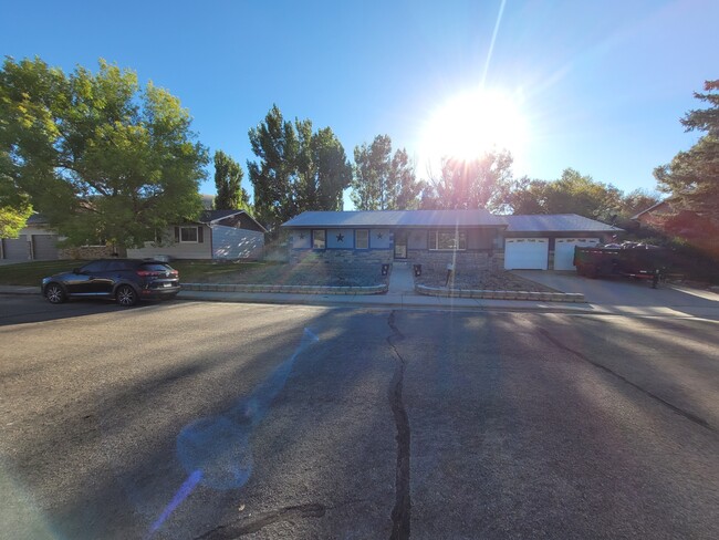 Primary Photo - 2215 New Hampshire St