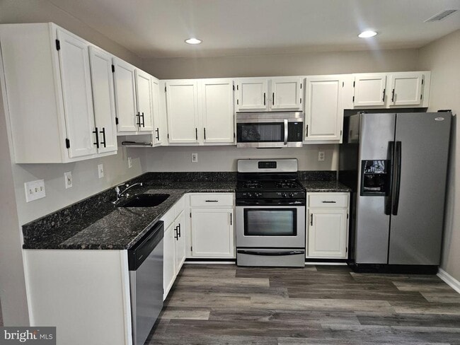 Building Photo - 2346 Hazelwood Ct