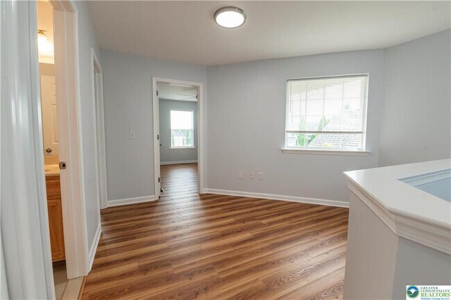 Building Photo - 835 Spring White Dr