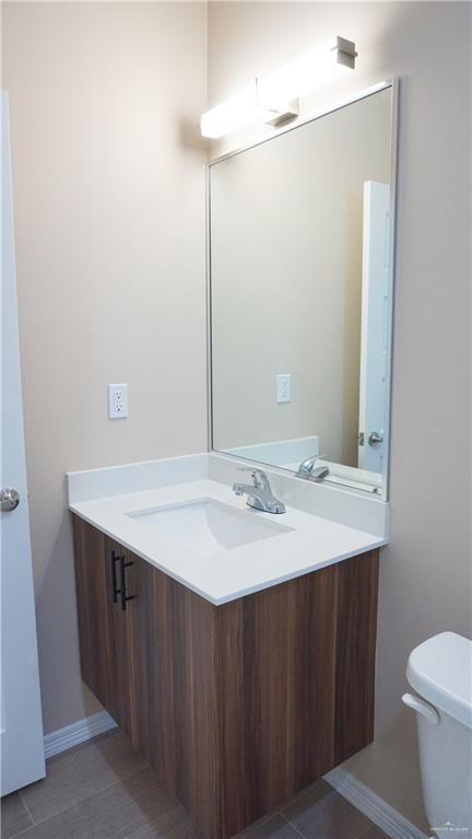 Building Photo - 30 W Kenwood St