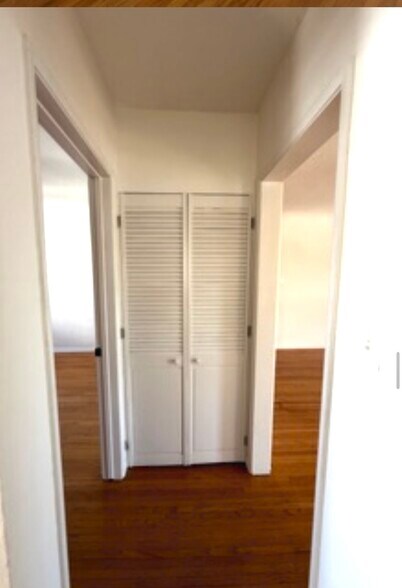 Building Photo - 6089 Cashio St