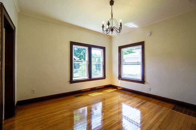Building Photo - Charming Single Family Home In Residential...