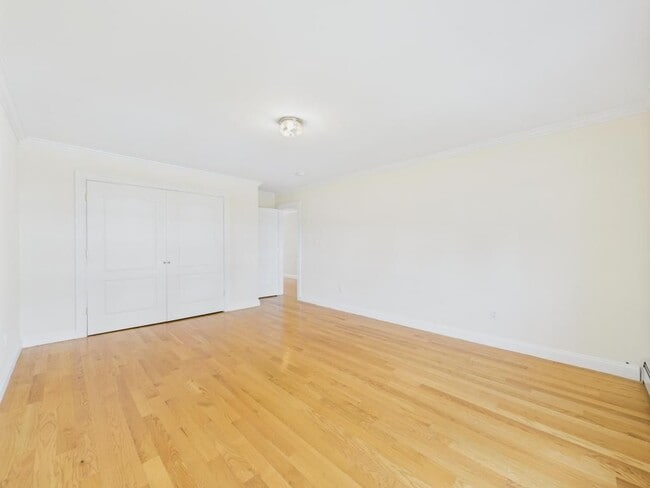 Building Photo - 136 Dow Ave