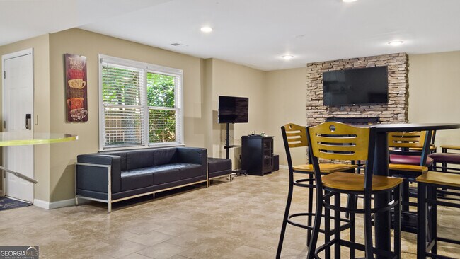 Building Photo - 6209 Benbrooke Dr NW