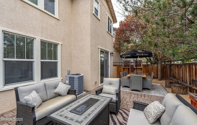 Building Photo - 3890 Dominus Dr