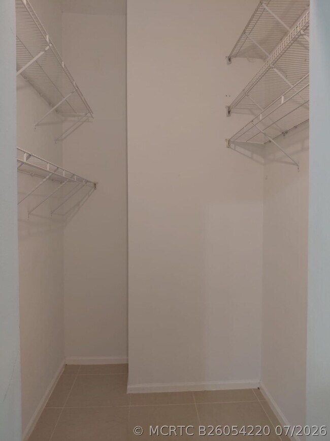 Building Photo - 4524 Oak Terrace Dr