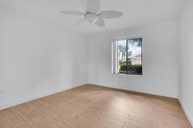 Building Photo - 112 Inner Harbour Way