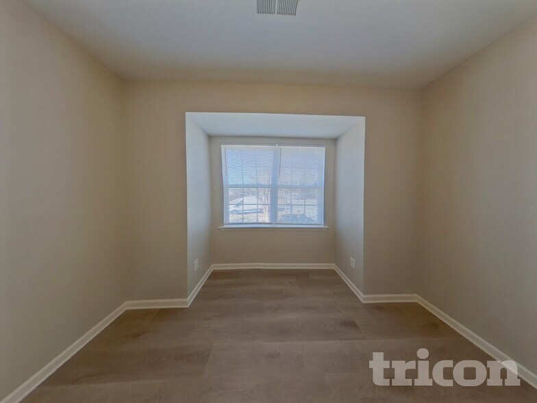 Building Photo - 111 Rougemont Ln