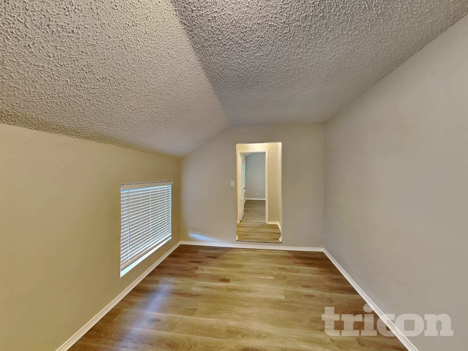 Building Photo - 317 Meandering Way Ct