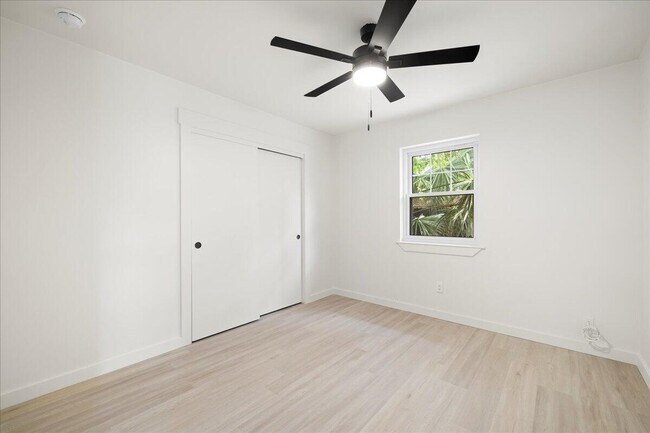 Building Photo - 403 Cheyenne Cir