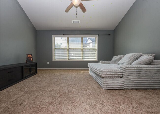 Building Photo - 4669 Sierra Creek Dr NE