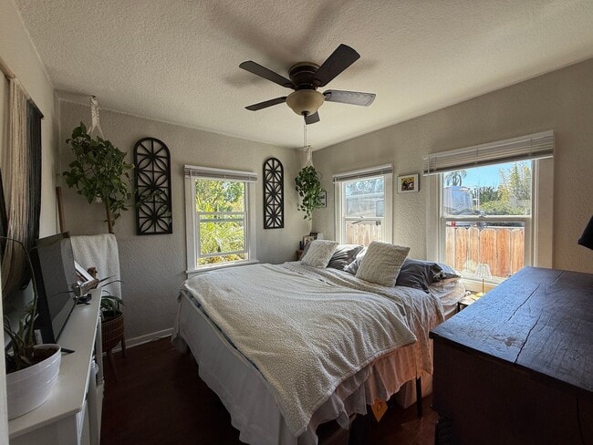 Building Photo - Carlsbad Home across from Holiday Park