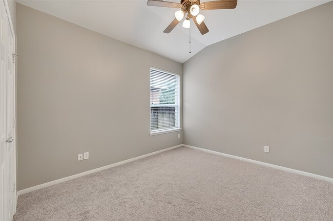 Building Photo - 6431 Applewood Forest Dr