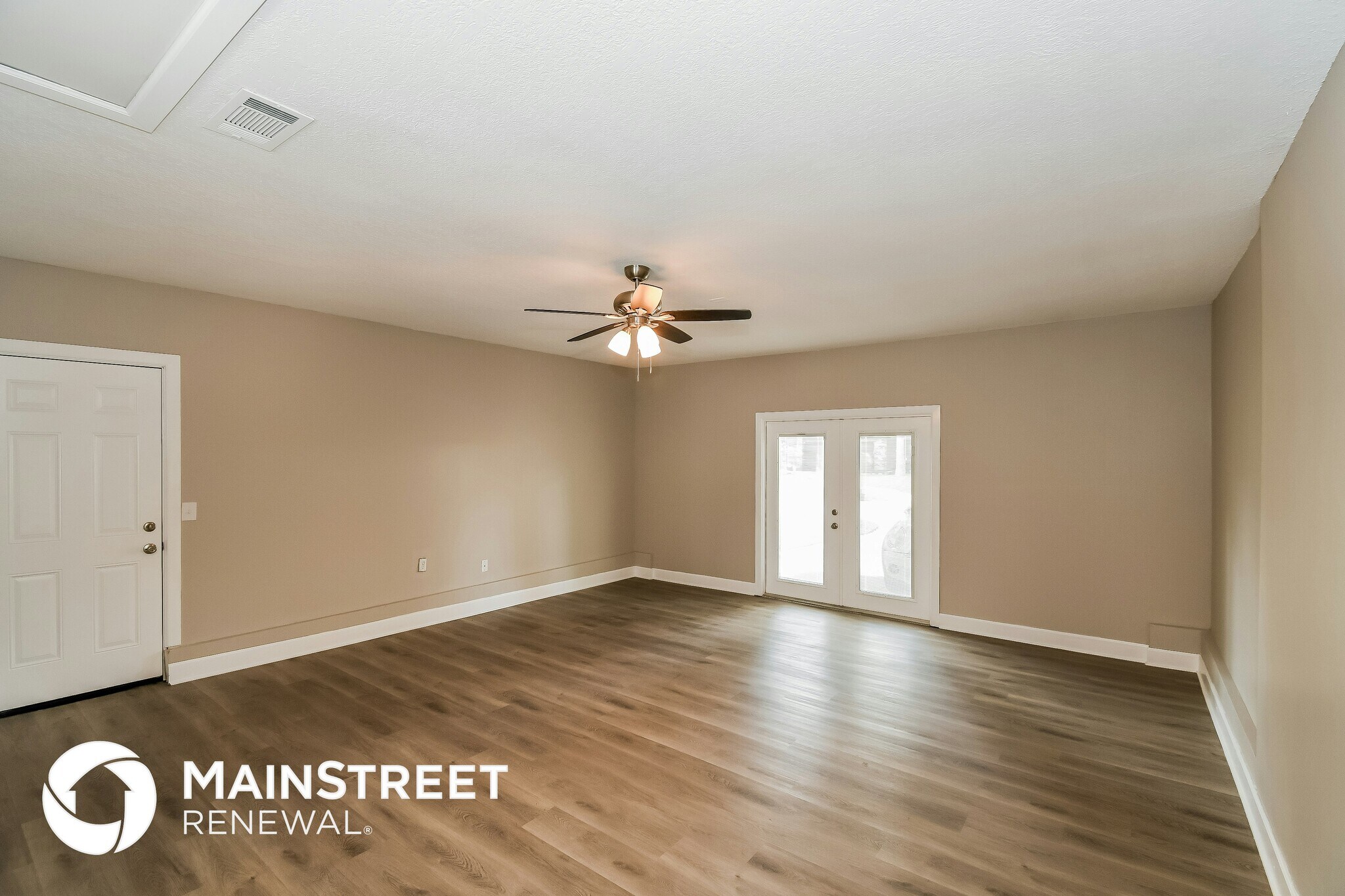 Building Photo - 10585 Castlebrook Dr