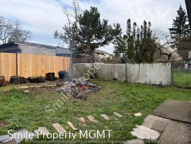 Building Photo - 5406 SE 119th Ave