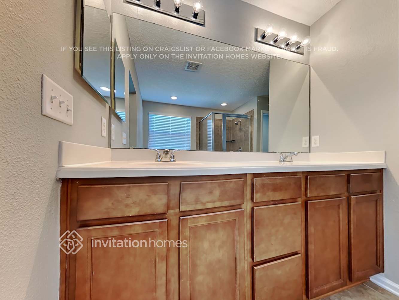 Building Photo - 667 E Red House Branch Rd