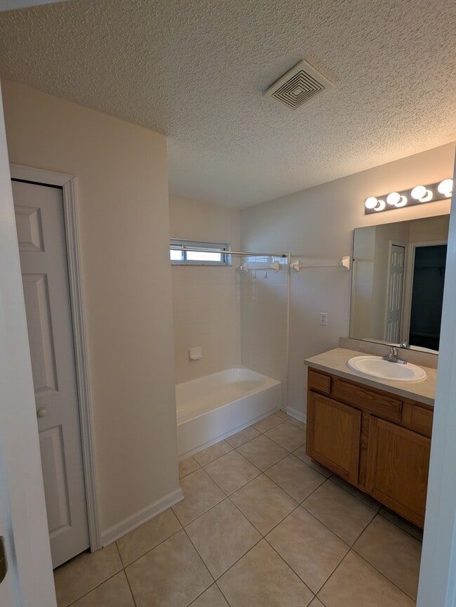 Building Photo - 839 Oak Arbor Cir