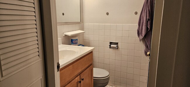 Building Photo - 555 W Cornelia Ave