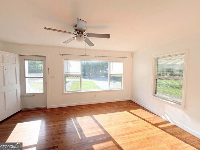 Building Photo - 600 Margaret St