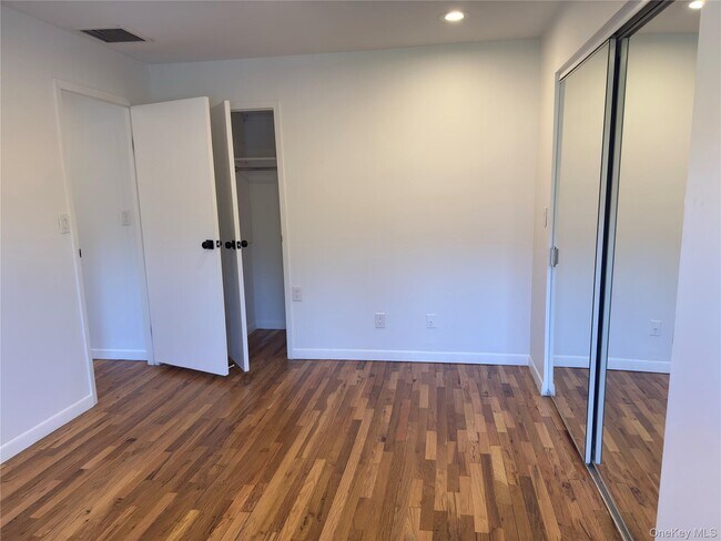 Building Photo - 15 Old Field