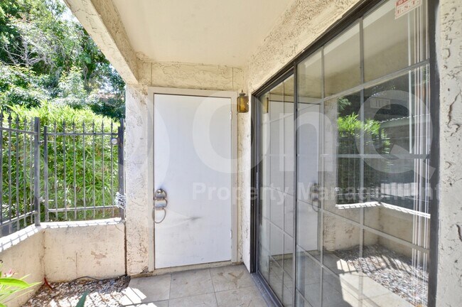 Building Photo - 3119 W Cochise Dr
