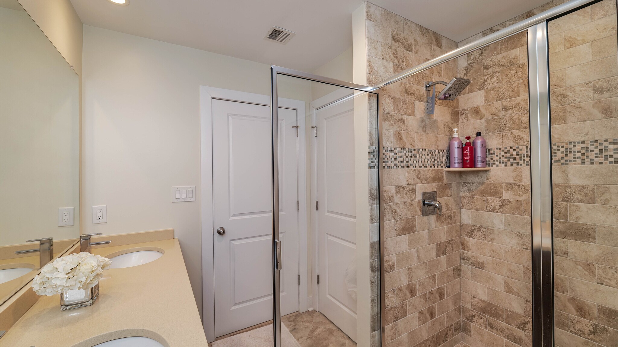 Building Photo - 210 N Madison Ave