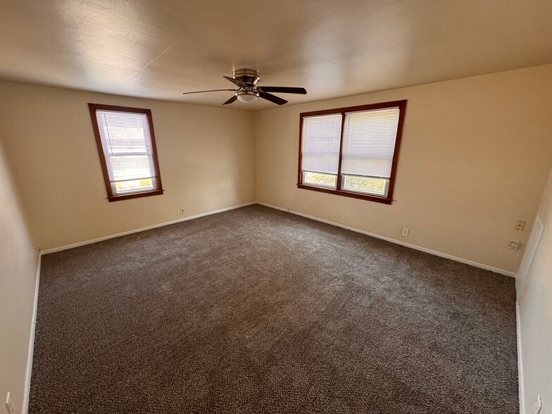 Building Photo - 1321 Manitoba Ave