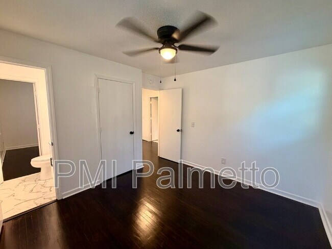 Building Photo - 128 Crestmore Dr