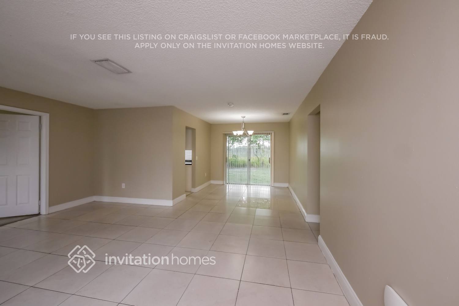 Building Photo - 8744 Southampton Dr