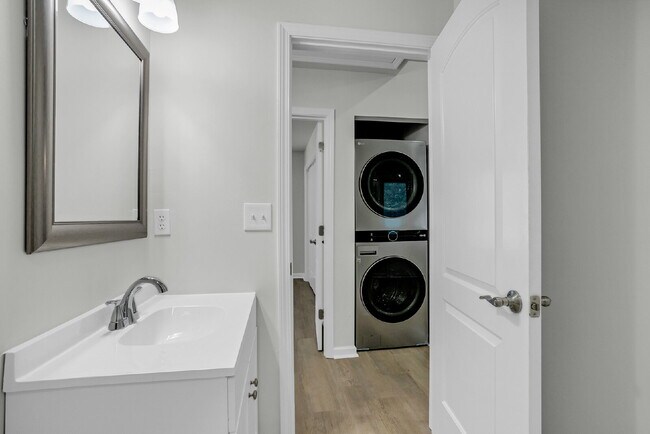 Building Photo - Updated Duplex on quiet street close to downtown.