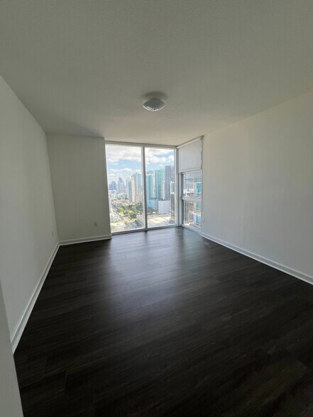 Building Photo - 1635 NE Miami Ct