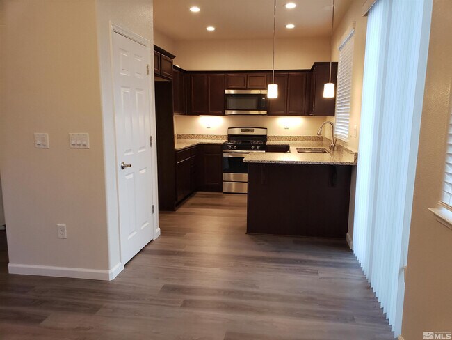 Building Photo - 3655 Oaklawn St