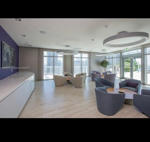 Building Photo - 1100 S Miami Ave