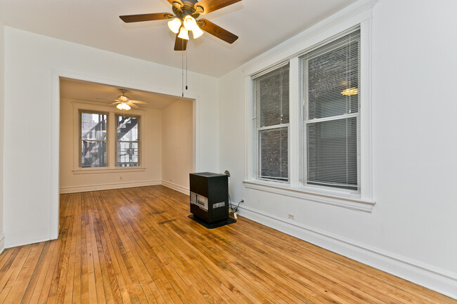 Building Photo - 1037 S Racine Ave