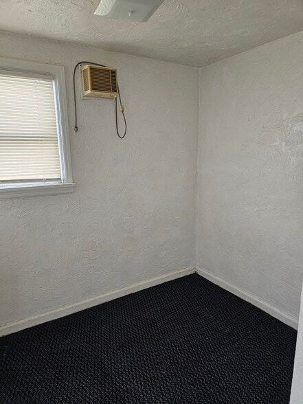 Building Photo - 219 H St