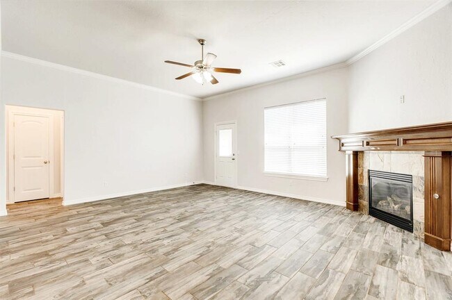 Building Photo - 3104 Loren Dr