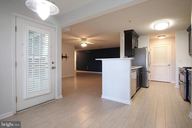 Building Photo - 7500 Calderon Ct