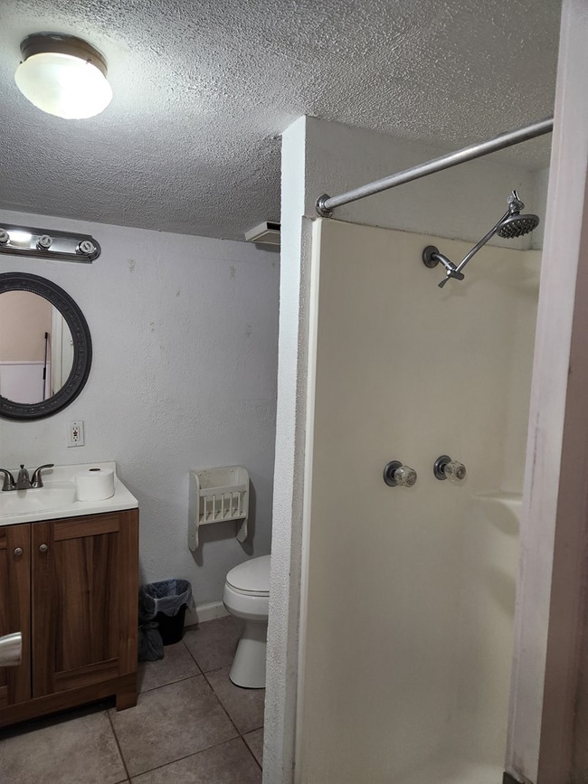 Building Photo - 724 Wheless Ave