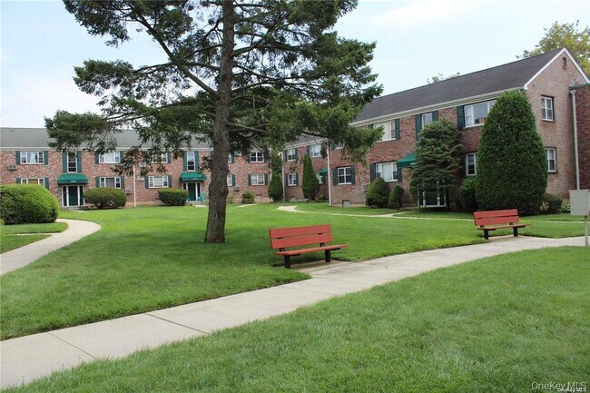 Building Photo - 1065 Fenwood Dr