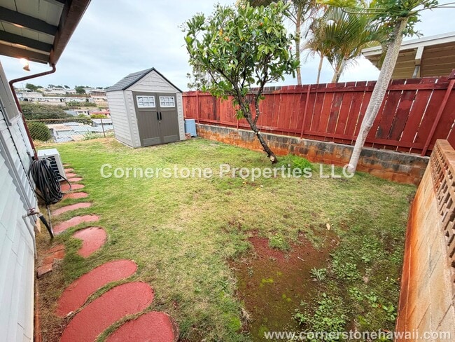 Building Photo - 1558 Hoonipo St