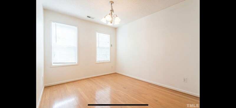 Building Photo - 2200 Mountain Mist Ct