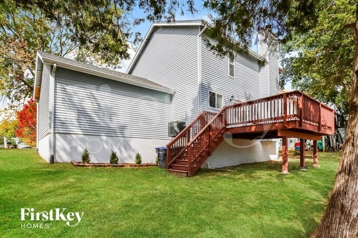 Building Photo - 215 Coachman Way