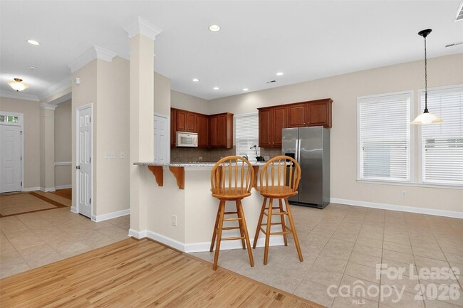 Building Photo - 9315 Rosalyn Glen Rd