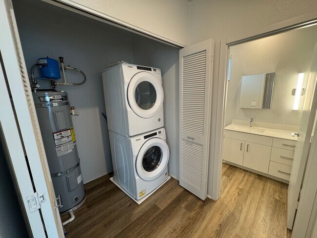 Building Photo - For Rent – 1 Bedroom, 1 Bathroom in Ho‘opili
